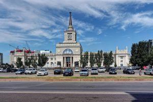 Вокзал отправления поезда Таврия Волгоград - Симферополь в Ялту